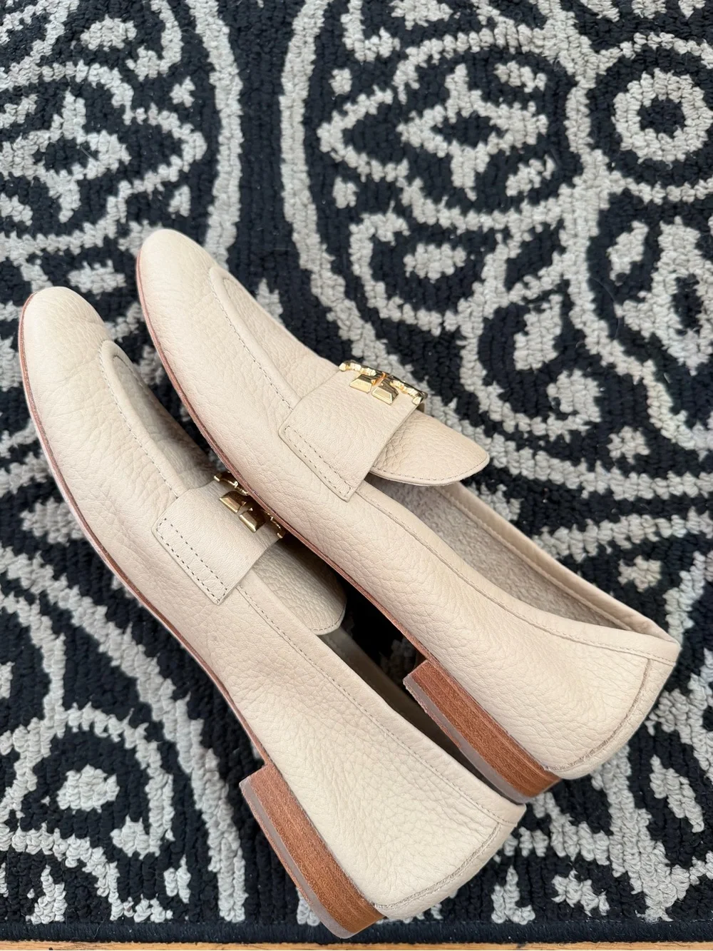 Tory Burch Eleanor Pale Beige Pebbled Leather Logo Loafers